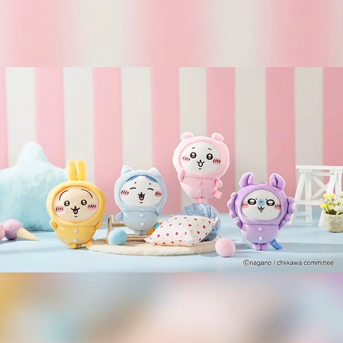 Pendentif mascotte en peluche Chiikawa Pajama Party
